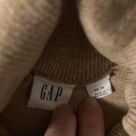 Gap turtleneck, size XS. - Picture 4 of 5